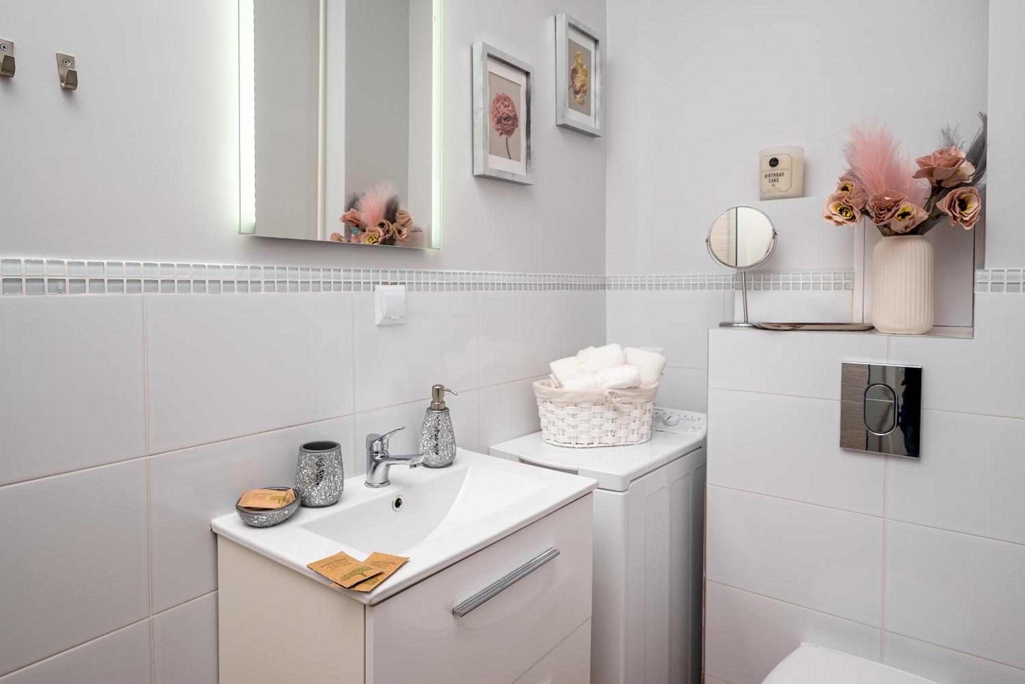 Pink Elephant 2x1br In Historic Tenement House 1 Km From * Warszawa