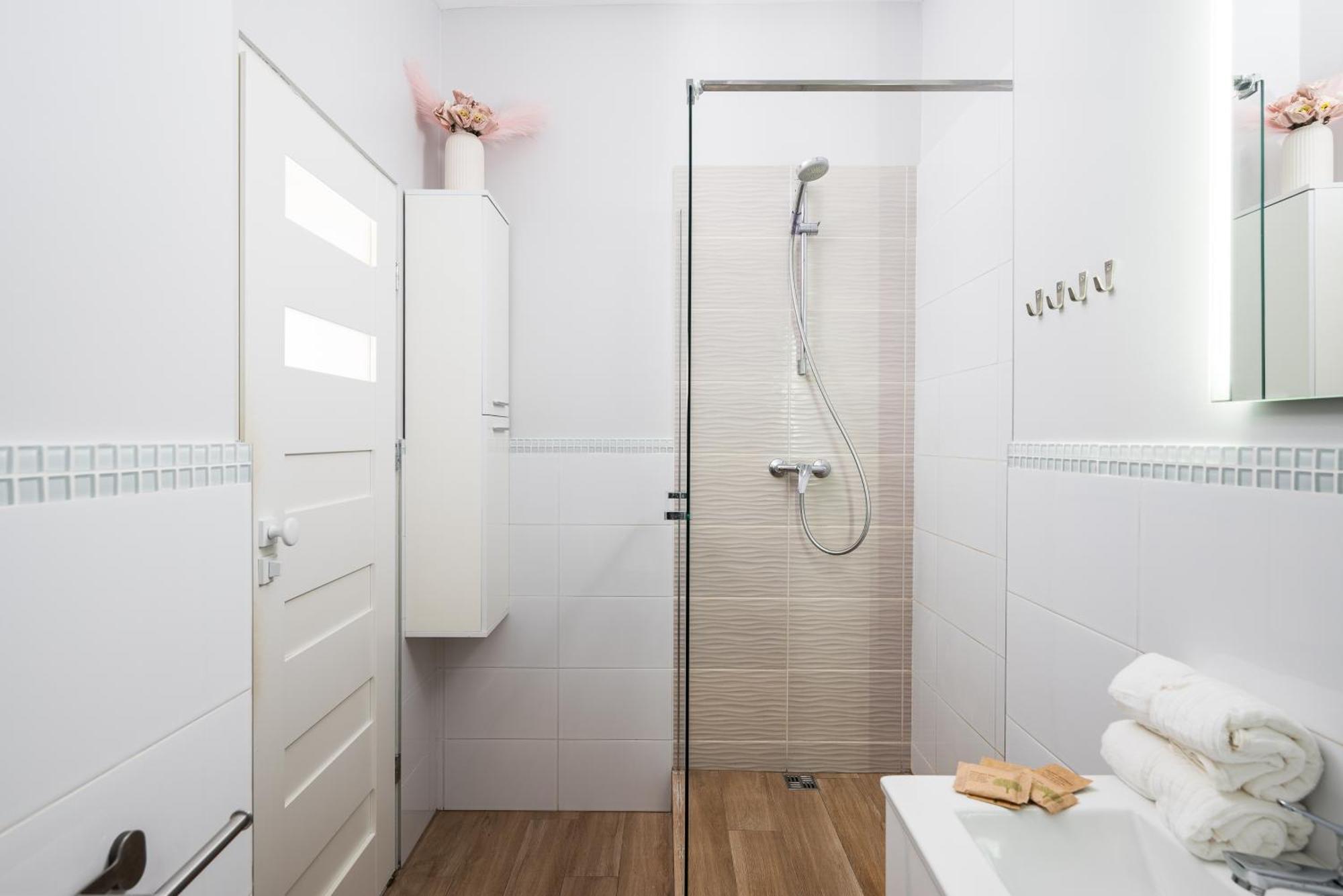 Apartament Pink Elephant 2x1br In Historic Tenement House 1 Km From Warszawa