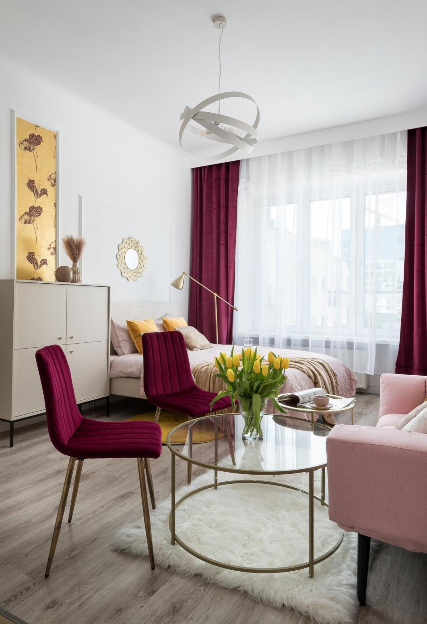 Pink Elephant 2x1br In Historic Tenement House 1 Km From Apartment